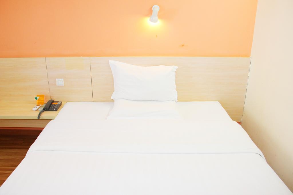 7Days Inn Foshan Coach Terminal Exterior photo